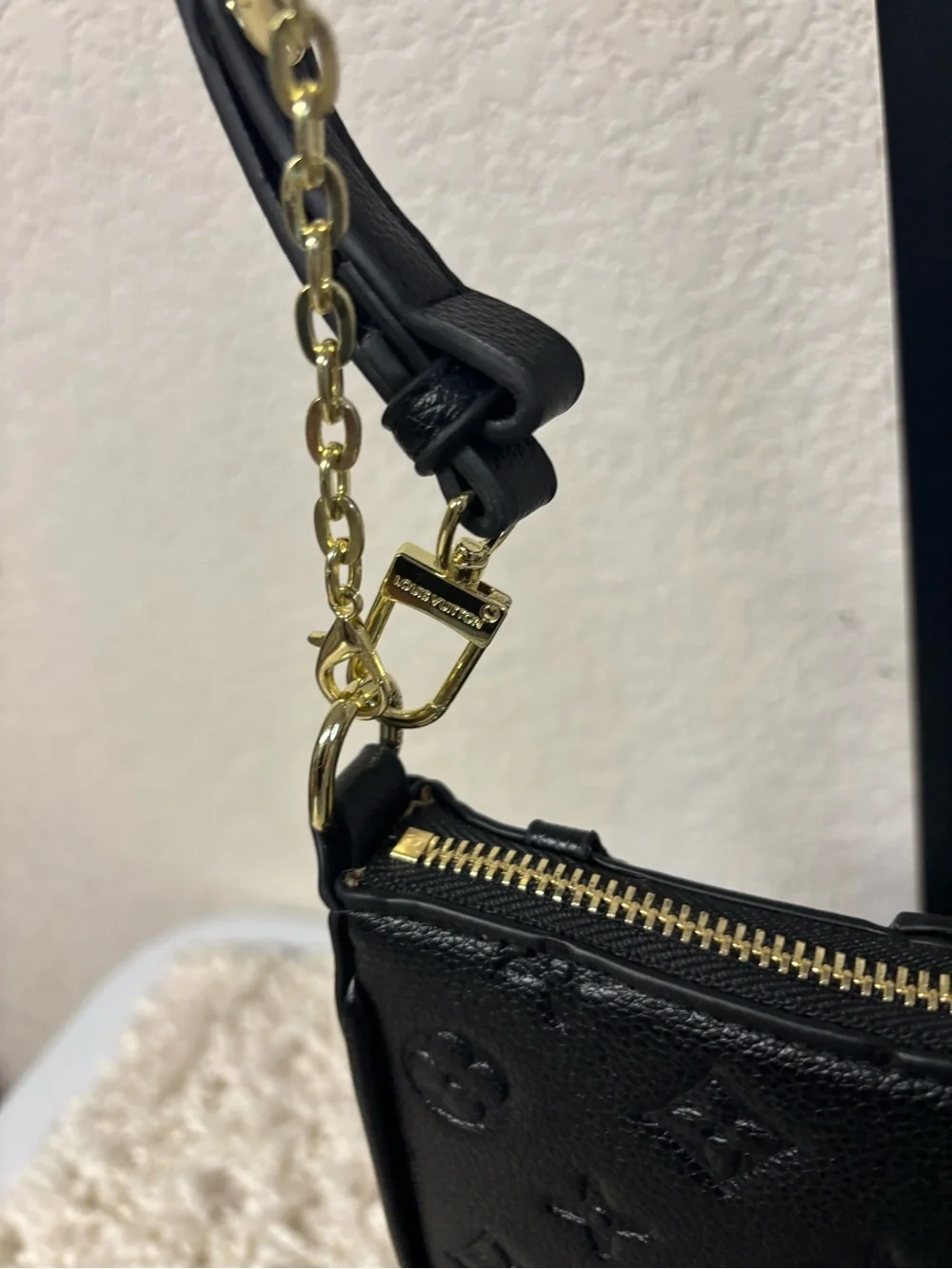 Black Women's Shoulder Bag with Gold Chain - Picture 5 of 7